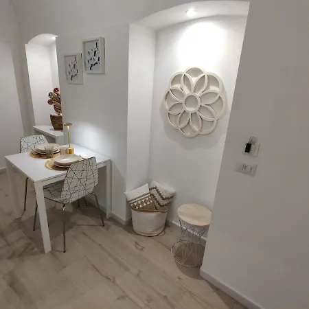 Little White Arch Appartement