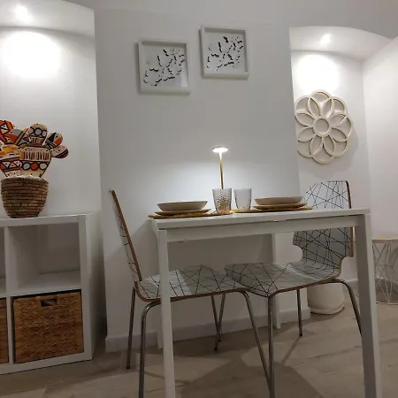 Little White Arch * باري
