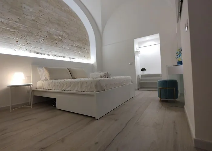 Little White Arch Apartamento Bari