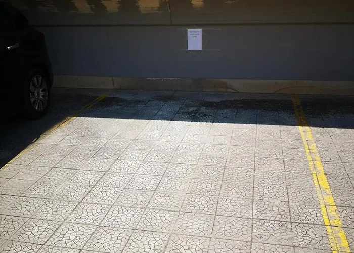 アパート Little White Arch バーリ